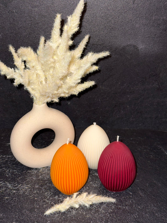 Geriffeltes Deko-Ei Kerze